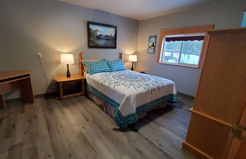 Kootenay Boundary Cottage | Mount Baldy - Song Bird Ranch - Birding Destination
