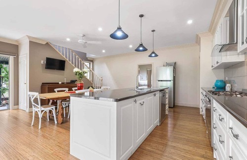 Mount Bolton House | Mount Bolton Retreat