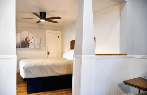 Estes Park House | Mount Chiquita Suite