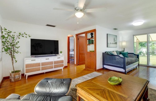 Mount Dora House | Mount Dora Home Private Pool, Spa and Tropical Bar!