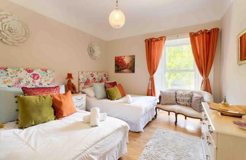 Foynes House | Mount Eagle - Sleeps 24