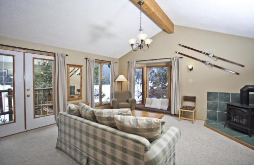 Spray Valley Provincial Park Cabin | Mount Engadine Lodge
