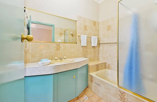 Suttontown Hotel | Mount Gambier International Motel