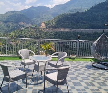 Kandaghat House | Mount heaven
