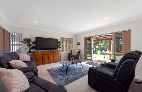Mount Maunganui House | Mount Holidaze - Mt Maunganui Holiday Home