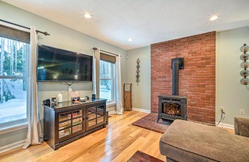Mount Holly House | Mount Holly Vacation Rental with Hot Tub!