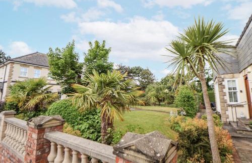 Meliden House | Mount House