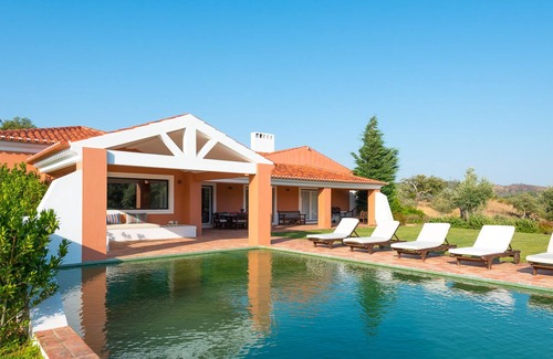 Grandola House | Mount in the Sierra de Grandola