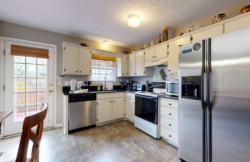 Mount Juliet House | Mount Juliet Home on 1 Acre | Private Outdoor Space | 30 Minutes to Nashville