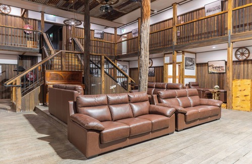 Mount Mee Cabin | Mount Mee Country Lodge