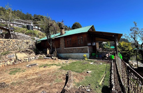 Vattakanal Ski Chalet | Mount Olympus Hood cabin