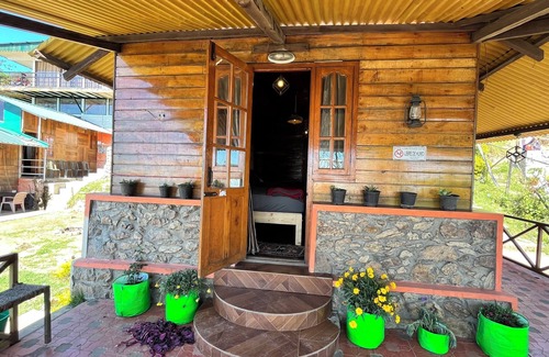 Vattakanal Ski Chalet | Mount Olympus Hood cabin