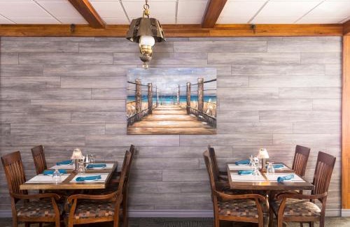 Grand Falls - Windsor Hotel | Mount Peyton Resort & Conference Centre