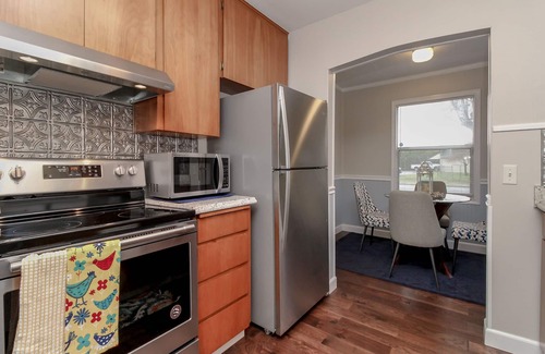Northeast Tacoma House | Mount Rainier View 3 bedroom home NE Tacoma/Browns Point