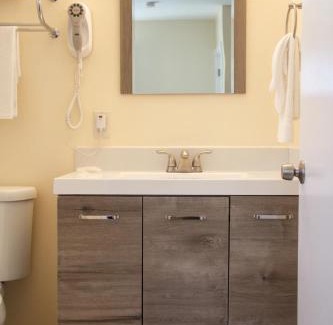Adams Hotel | Mount Royal Inn