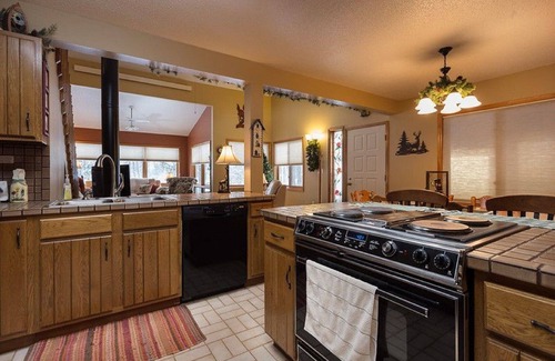 Hill City House | Mount Rushmore 9 miles, Hill City 3 miles! Sleeps 6