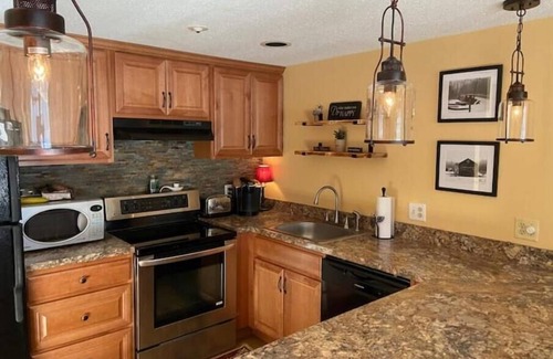 West Dover House | MOUNT SNOW CHALET/LOFT CONDO