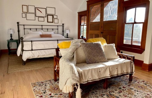 Harrisburg Bed & Breakfast | Mount Tom House