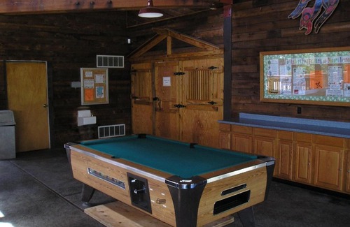 Bow Resort | Mount Vernon Camping Resort 16 ft. Yurt 6