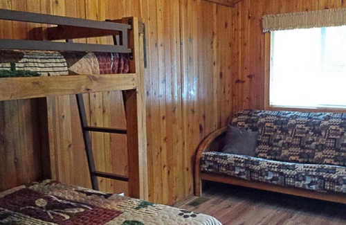 Bow Resort | Mount Vernon Camping Resort Studio Cabin 5