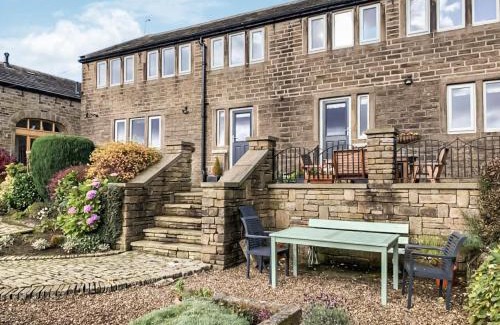 Holmfirth House | Mount View - Uk48425