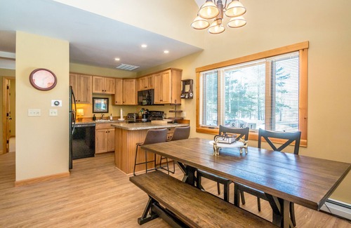 Bartlett House | Mount Washington Valley Home/Storyland/Hiking/Saco/EV Charger