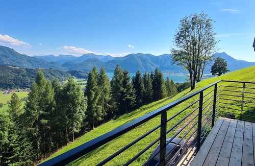 Innerschwand House | Mountain villa with panoramic terrace - whirlpool - mountain and lake view