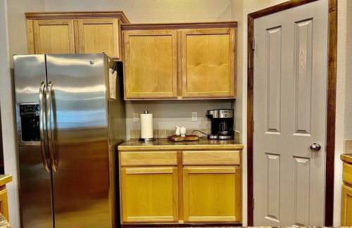 McCall House | Mountain Air & Comfort | Lovely Backyard Amongst the Pines w/BBQ & Covered Patio