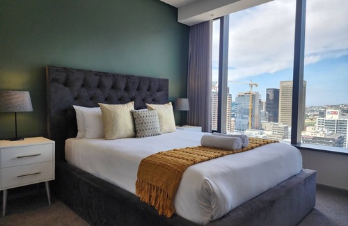Bo'Kaap Apartment | Mountain and City Views from Cloud Nine-Rooftop Deck