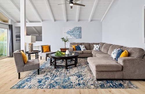 Hawaii Kai House | Mountain and Ocean Views with Pool- April and May 2025 - Spring Special!
