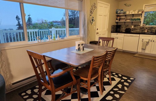 Freeland House | Mountain and Sound view, kid/dog/game-friendly