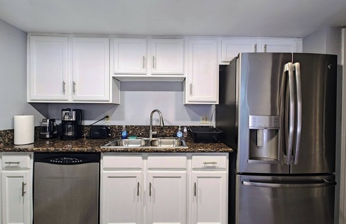 South Mountain Condo | Mountain Base 2Bd Condo - near Tempe & PHX Airport