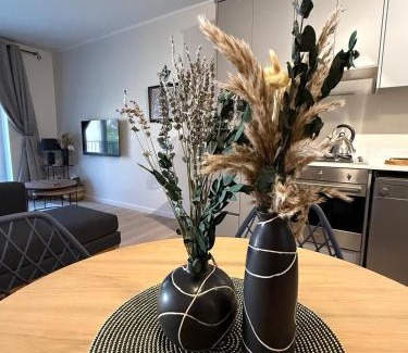 Redhill Apartment | Mountain Bay Apartment with Sea and Mountain Views