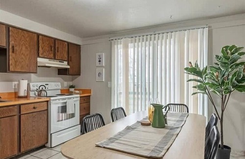 Ferron House | Mountain Biking Close By, Fully Fenced Yard