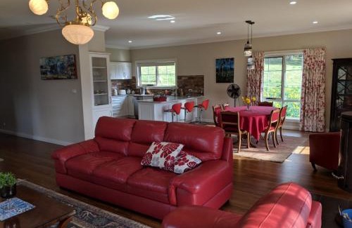 Golden Valley House | Mountain Blue Guest House