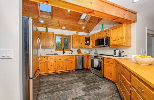 Jewett House | Mountain Blue Vista: Luxury Retreat near Ski Resorts with Hot Tub, Firepit, Pond
