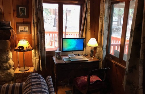 Idyllwild Cabin | Mountain Cabin - Old Idyllwild Charm! Dog friendly. Minutes from the village.