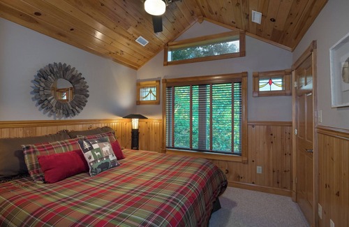 Ferguson Cabin | Mountain Cabin,180*View,Ping pong table, WiFi