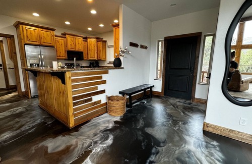 Zion National Park East Entrance Cabin | Mountain Cabin 7 Miles from Zion National Park