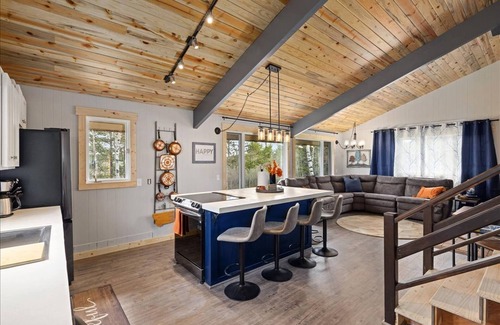 Red Lodge Cabin | Mountain Cabin - Close to Town - Pups Welcome