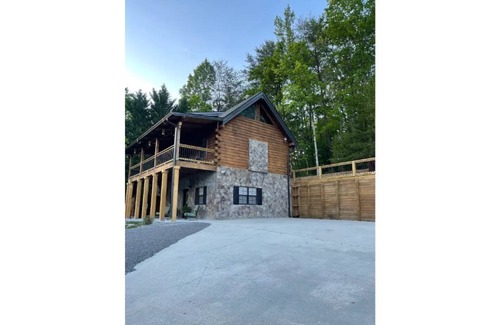 Dayton Cabin | Mountain Cabin, Dayton TN w/BOAT PARKING & Wifi