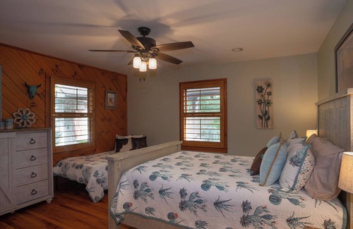 Ferguson Cabin | Mountain Cabin, Game Room, Hot Tub, WiFi, Gas Fireplace