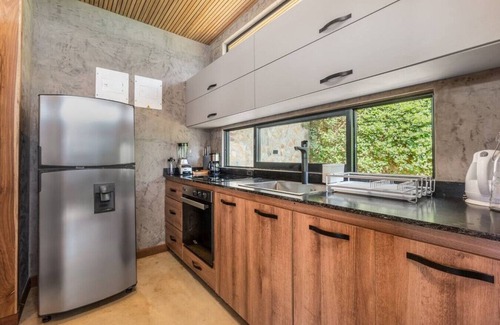 Venecia Ski Chalet | Mountain Cabin in Venecia with Private Jacuzzi