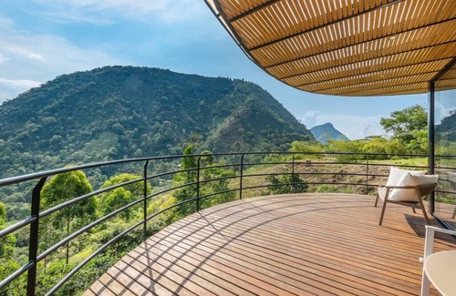 Venecia Ski Chalet | Mountain Cabin in Venecia with Private Jacuzzi