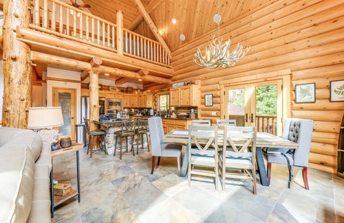 Shaver Lake Cabin | Mountain Cabin w/Hot Tub: 4 Mi to Shaver Lake!