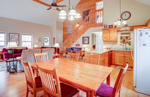 Eagle Mountain Cabin | Mountain cabin with WiFi, fireplace, & shared pools, game room, tennis, & gym