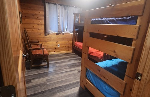 Eagle Nest Cabin | Mountain Cedar Cabin in Eagle Nest. Within 20 min of Red River and Angel Fire.