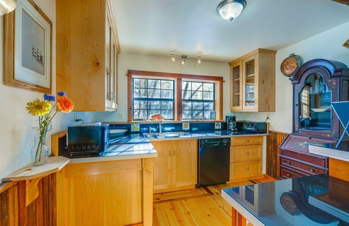 Carbondale House | Mountain Chalet Getaway: Steps to Crystal River!