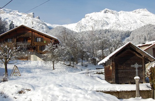 Les Clefs Ski Chalet | Mountain chalet, ideal for 2 people LA MAISON DES OISEAUX