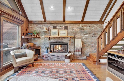 Gouldsboro Ski Chalet | Mountain Chalet in Pocono Resort